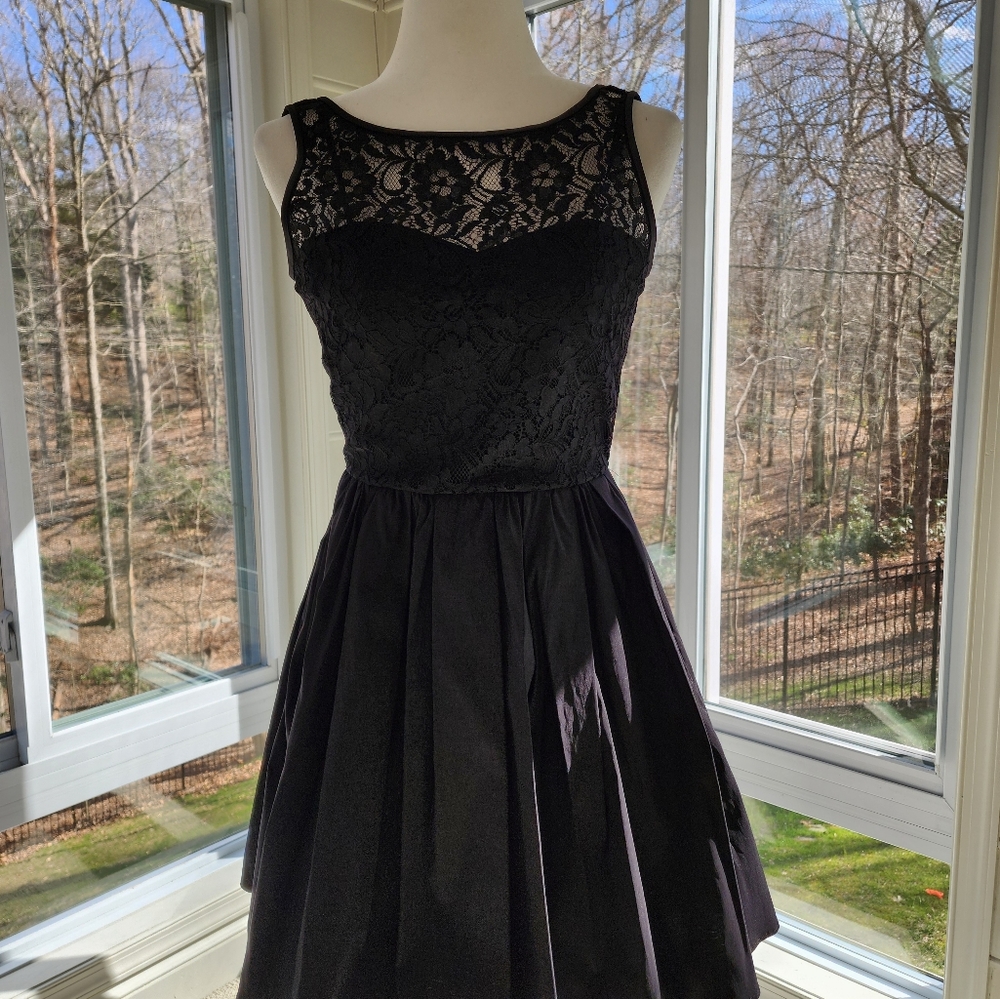 Aqua Dresses Size 2 Black, Lace Upper, Fit and Flare Cocktail Dress